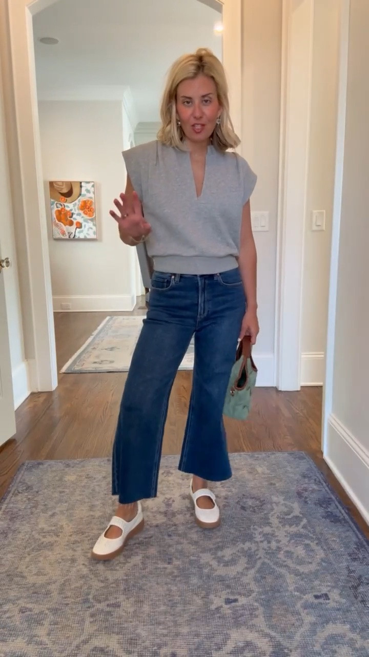 I can’t stop wearing this top and just ripped the tags off these jeans (they are soooo good)! 

Top - xs
Jeans - 26P
Shoes - 8 tts

#LTKdayinmylife #LTKootd #LTKmomlife