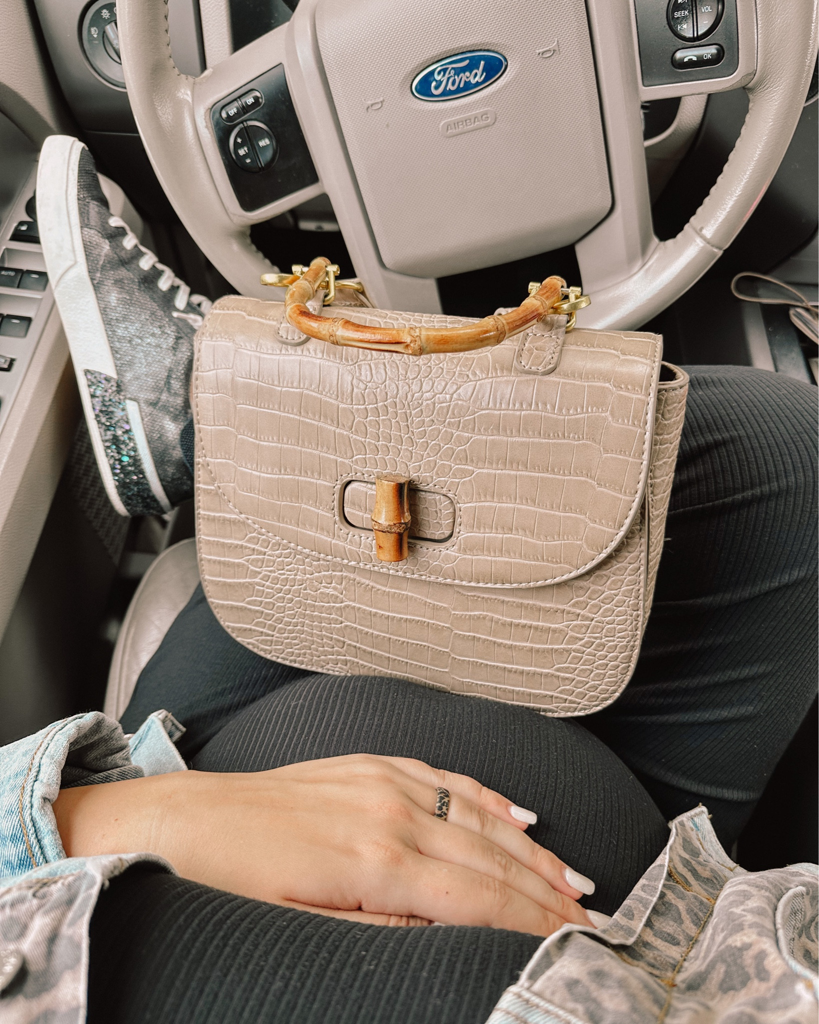 Fawn design crossbody 
Spring purse
Black sneakers 
Comfy sneakers
Teacher outfit 
School outfit 


#LTKshoecrush #LTKitbag #LTKbump