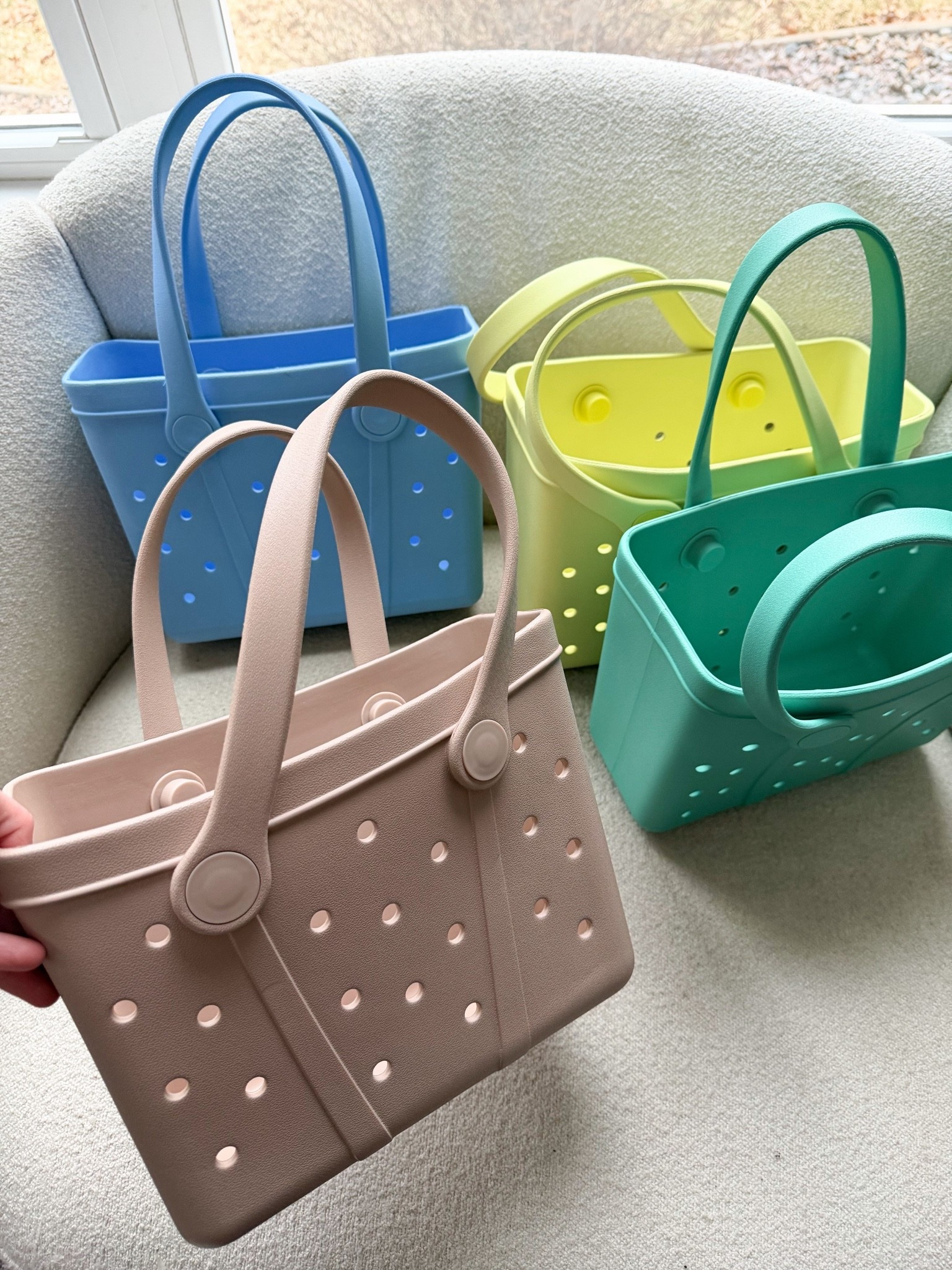 These are the cutest little bags for summer!! My
Daughter has one and packs it constantly wherever we go! Selling out fast! Love the red and blue! So festive

#LTKSeasonal