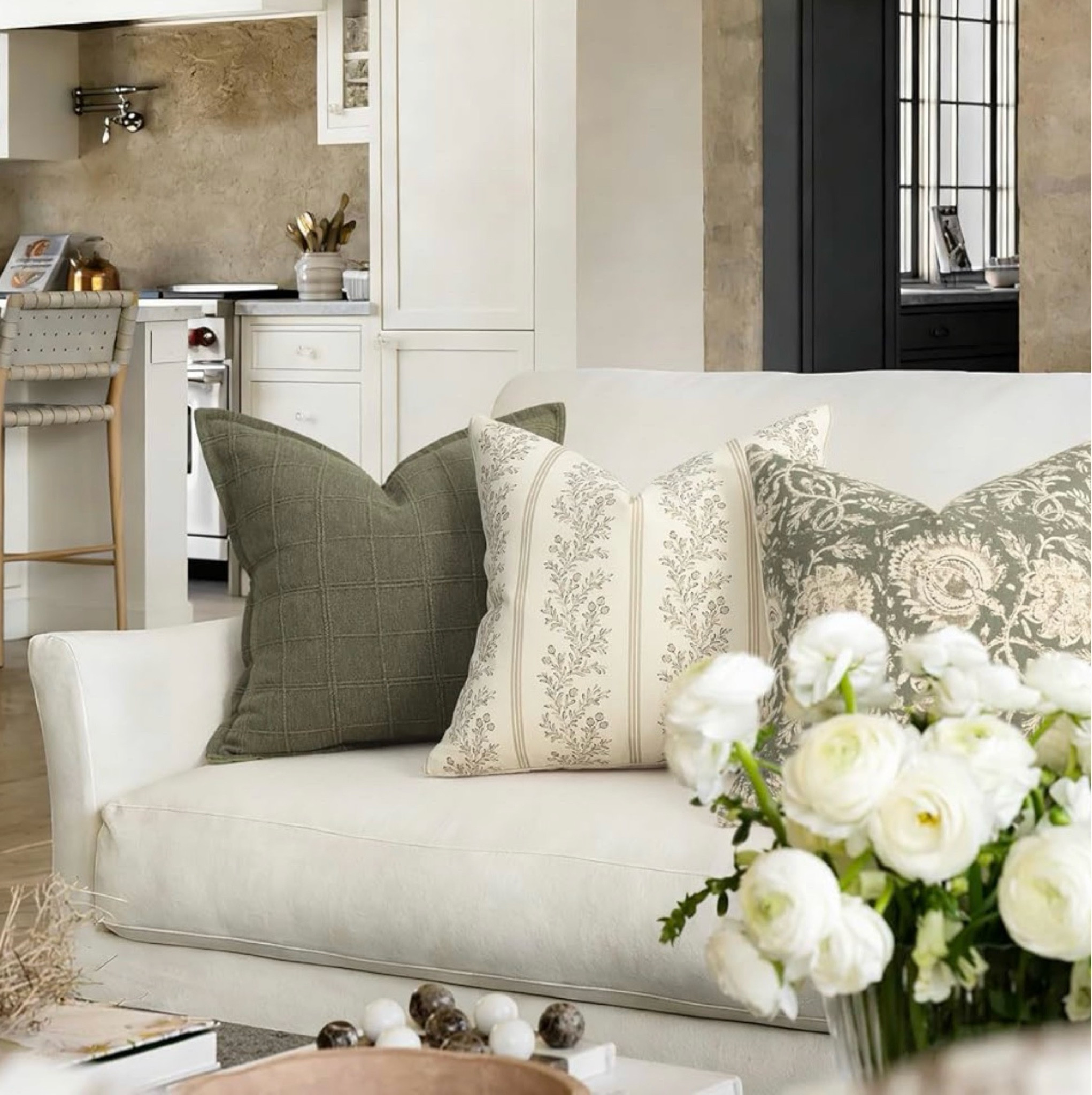 Unbelievably great pillow cover for an amazing price!! 

#LTKHome