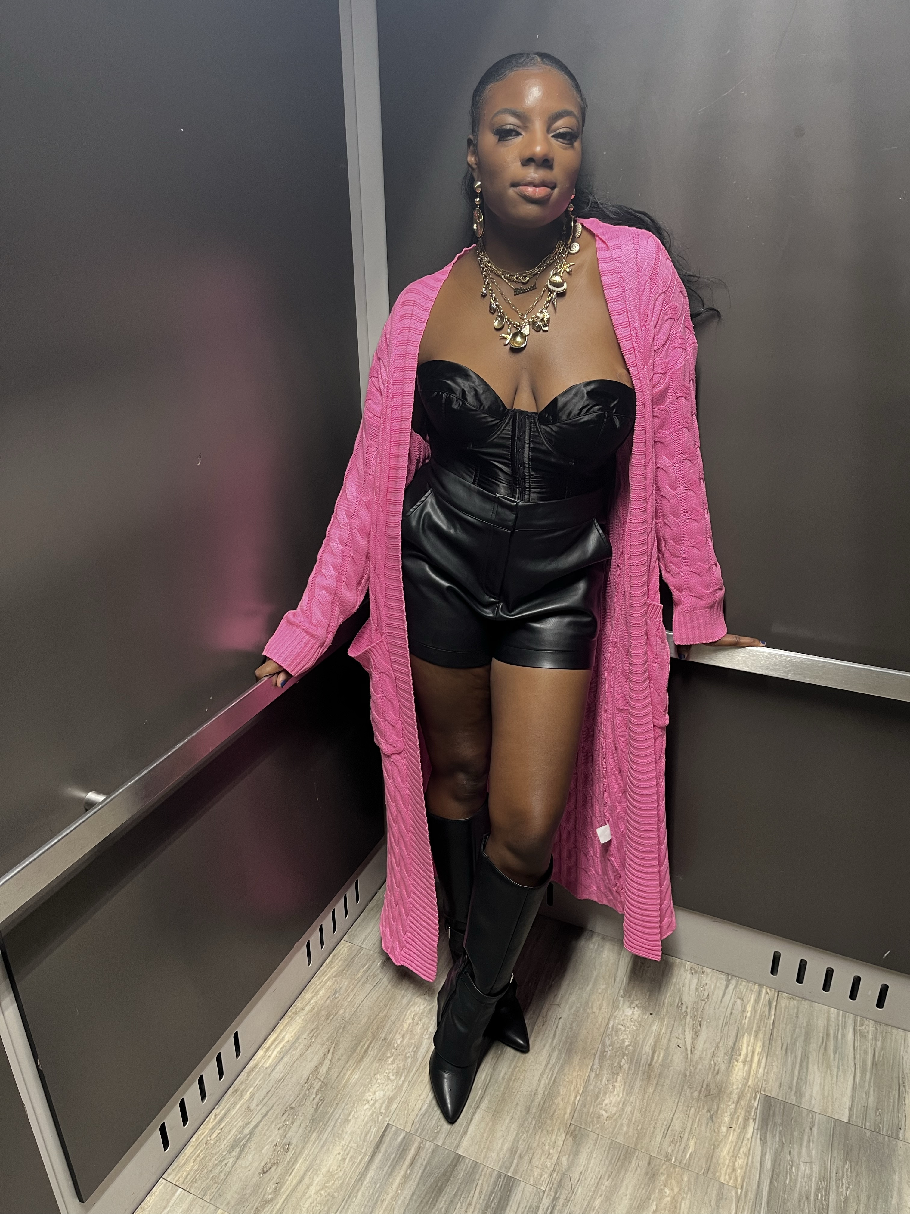 Fall night out look with a pop of color 💗 

#LTKSeasonal #LTKFindsUnder50 #LTKStyleTip