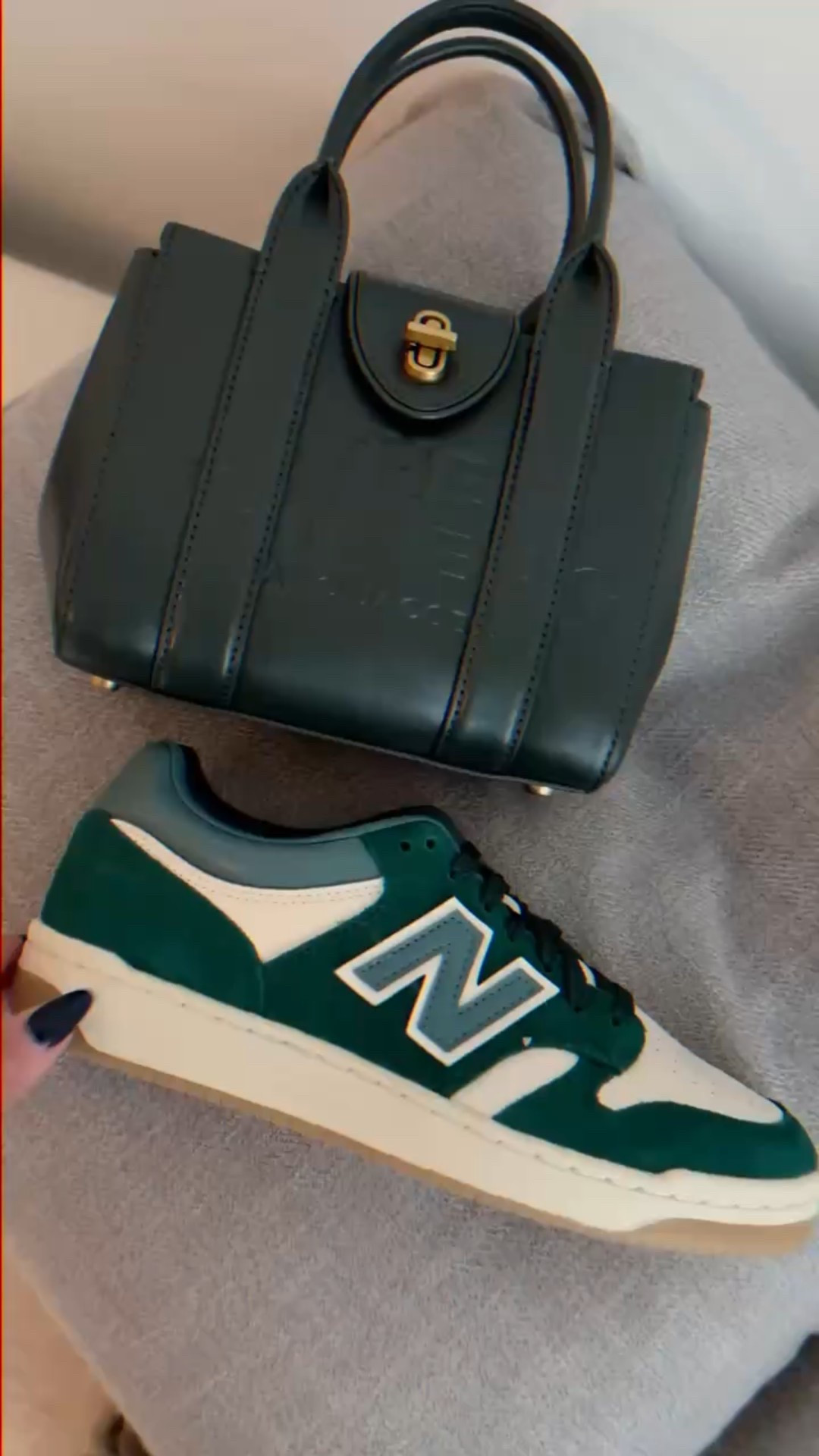 Marc Jacob’s
New Balance
Sneakers 
Handbag

#LTKGiftGuide #LTKShoeCrush #LTKItBag