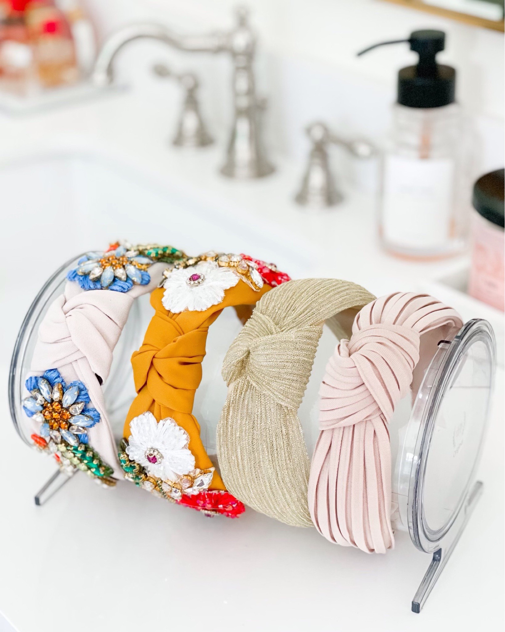 The Home Edit headband organizer has my bathroom feeling so much more organized! 

Walmart, Walmart home, The Home Edit, headband organization, hair accessories, accessory organization, bathroom storage, bathroom organization, closet organization, hair, hair bands, hair band storage, storage solutions

#LTKfamily #LTKunder50 #LTKhome