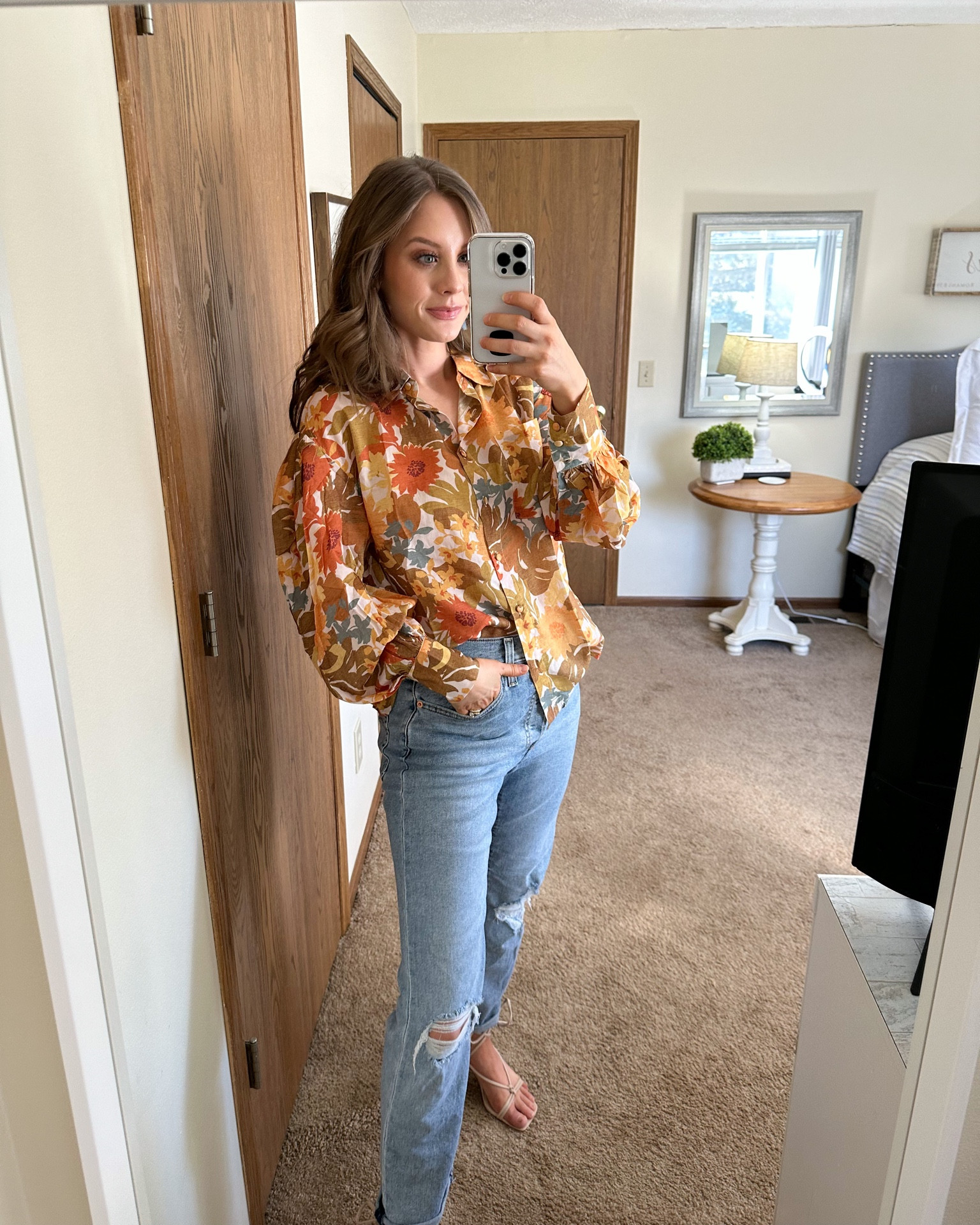 Showpo balloon sleeve button down. Wearing a size small 