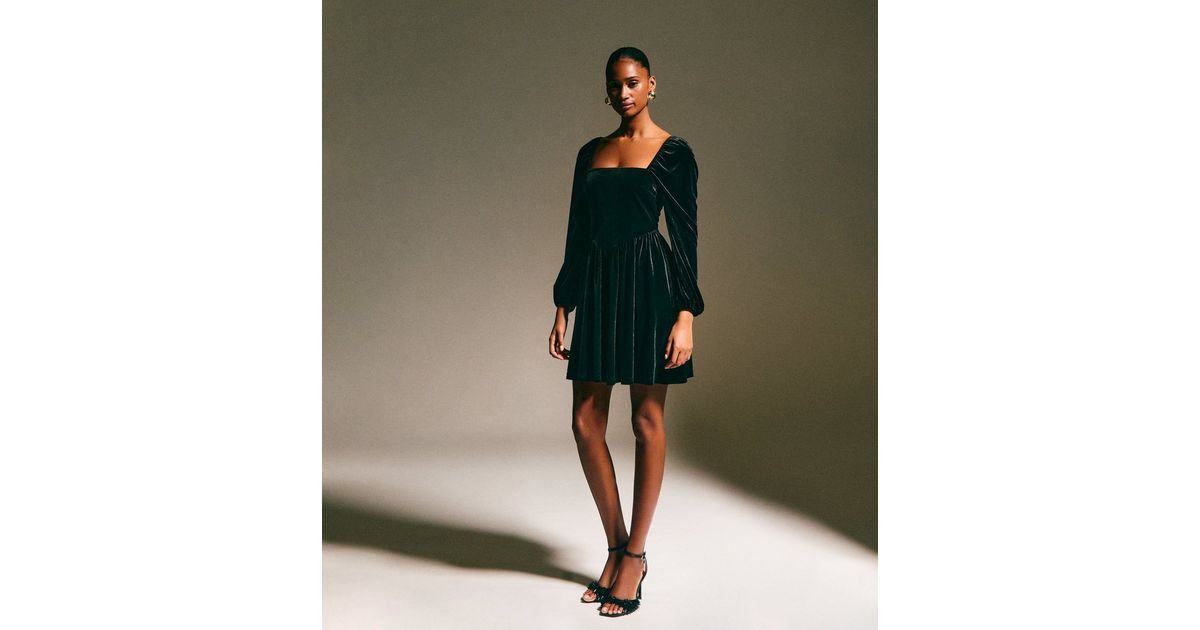 Black Velvet Square Neck Mini Dress | New Look | New Look (UK)