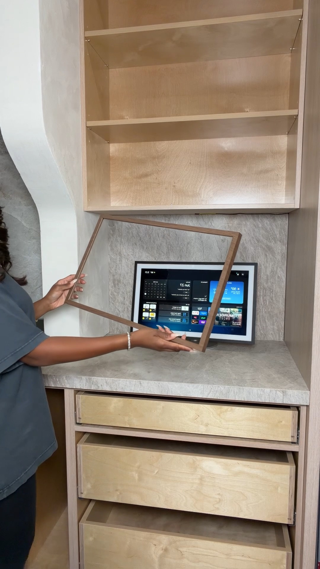 Scroll to shop! ✨ Everything from my smart home setup is linked below. 👇🏽

Variation: Echo Show 15 Bundle with Light Brown Frame.

Desliza para comprar. ✨ Todo para mi espacio inteligente está enlazado abajo. 👇🏽

Versión: Echo Show 15 con Marco Marrón Claro.

📲 Download the free LTK app & follow me @kirasfashionfinds to shop all my daily finds.

#LTKHome #LTKvlog #LTKdayinmylife