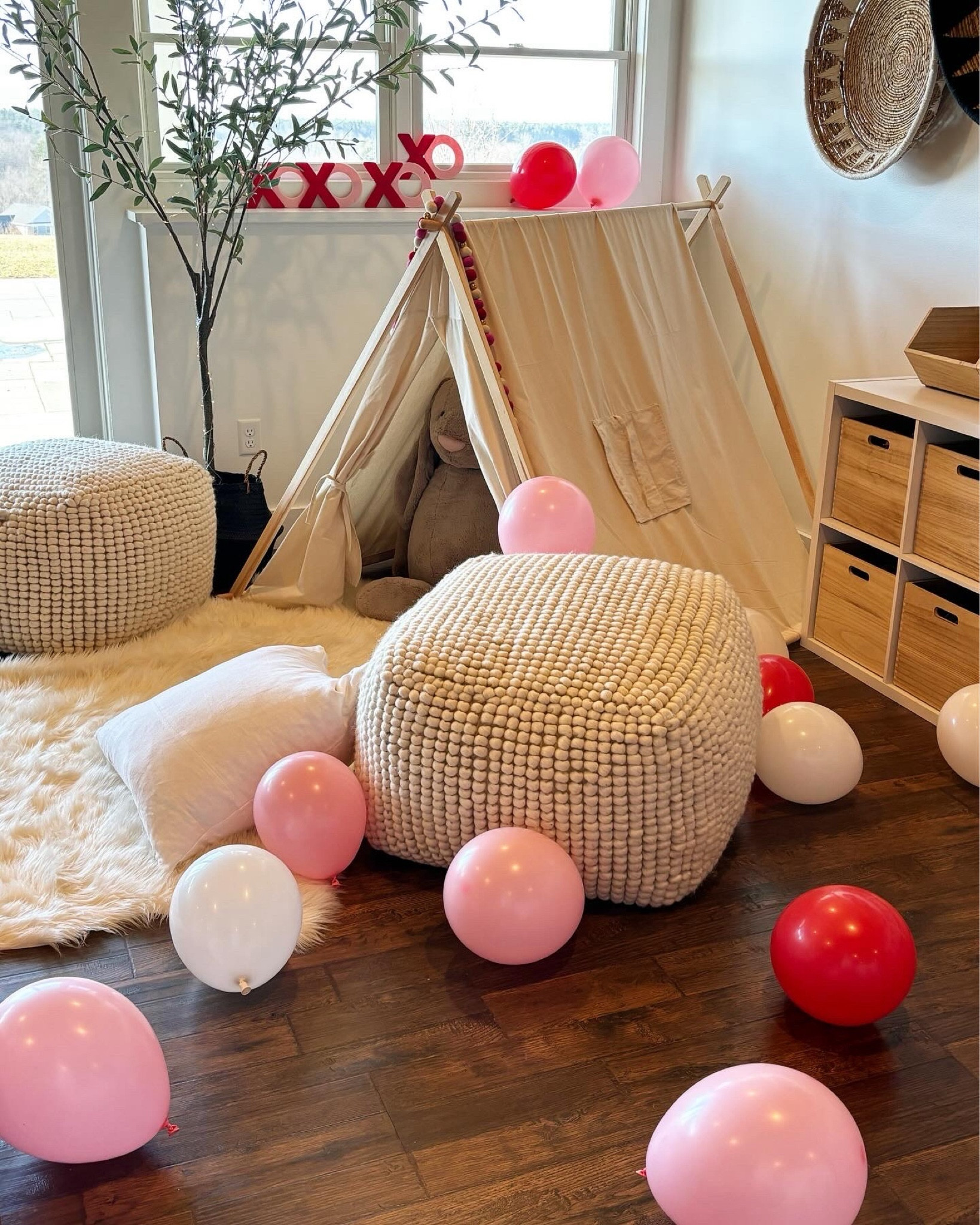 💕Valentines Day Playroom💕