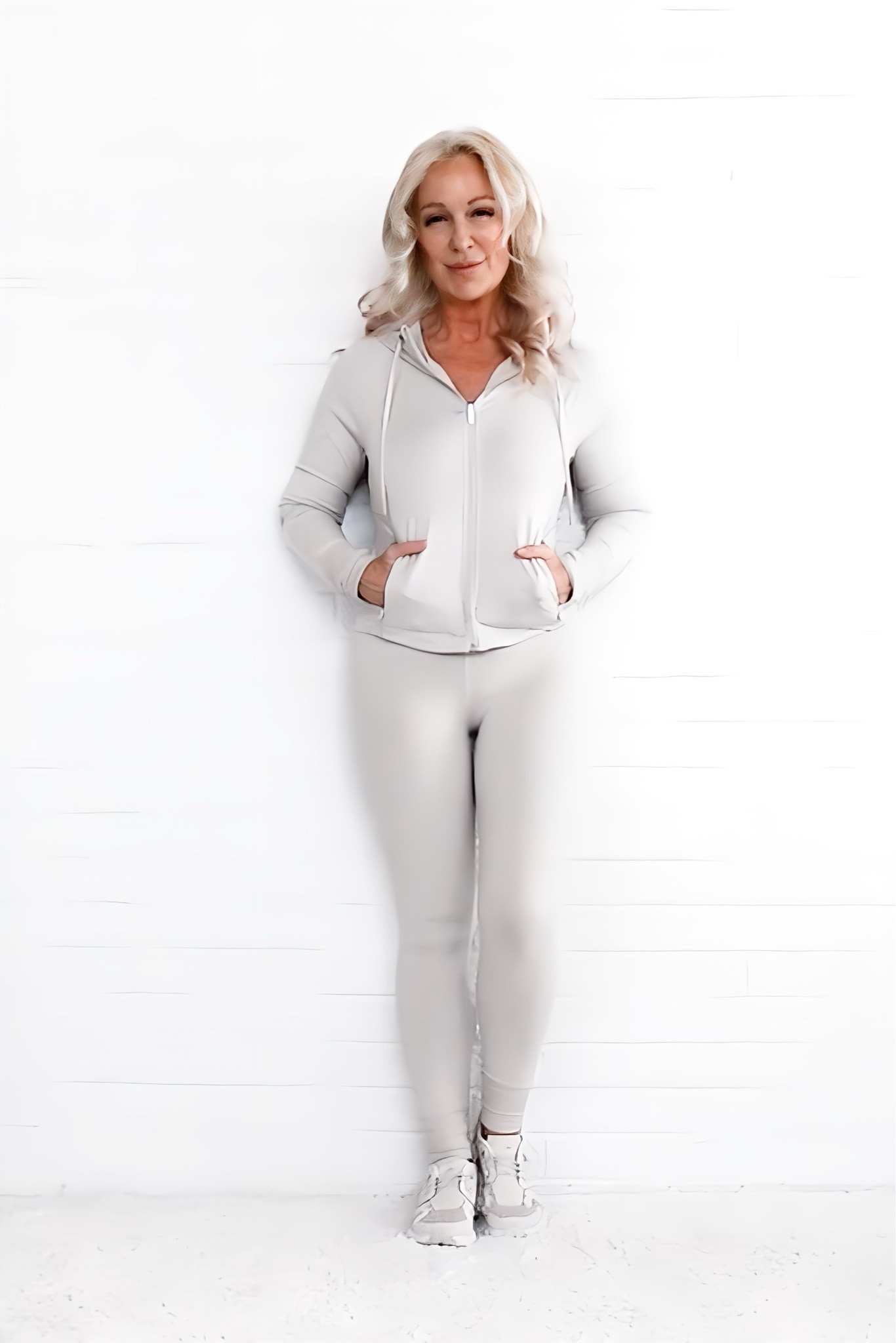 OMG TIKTOK IS BACK! What did I do with myself for a whole 12 hours?!?!

#LTKActive #LTKFitness #LTKSaleAlert