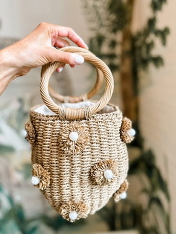 This raffia purse is an Amazon find! Love this for a beach vacation, or if you are a bride going on a bachelorette this spring/summer!

Loverly Grey, Amazon, raffia bag, straw bag, summer bag, bride purse 

 #LTKSeasonal