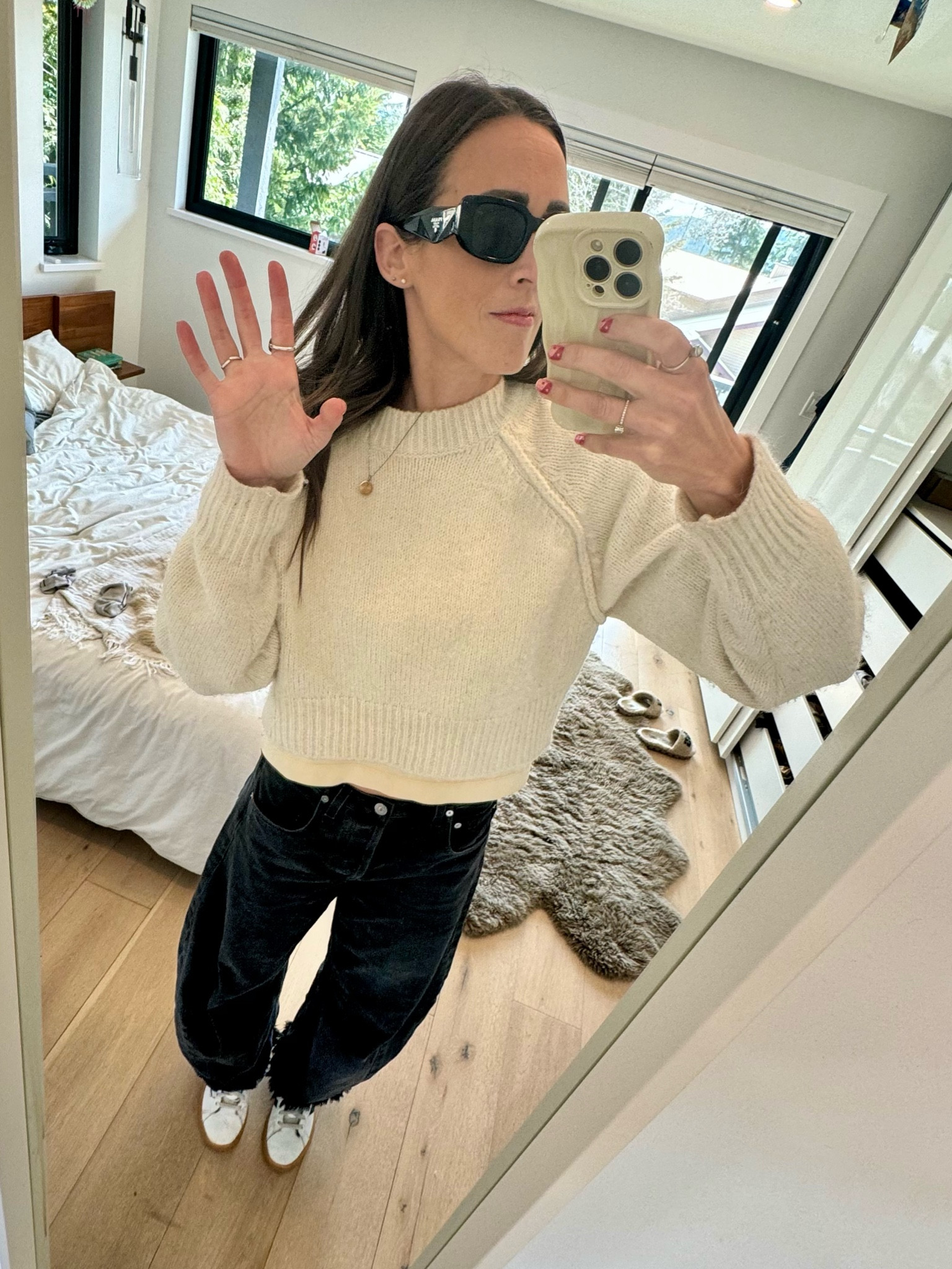 So basic but so comfy.  The sweater isn’t exactly same but I actually prefer the ASOS one that I tagged👋