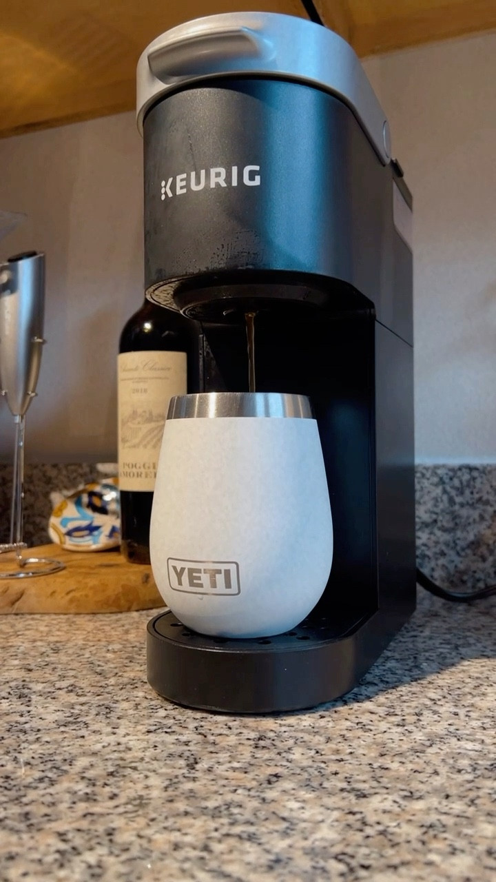 Keurig K-Mini Single-Serve K-Cup Pod Coffee Maker is on sale! It would make the perfect gift; I love the convenience of it, it has made coffee making when I’m in a hurry so much easier!

#keurig #coffeemaker #home #coffee #yeti #gift #christmasgift

#LTKGiftGuide #LTKCyberweek