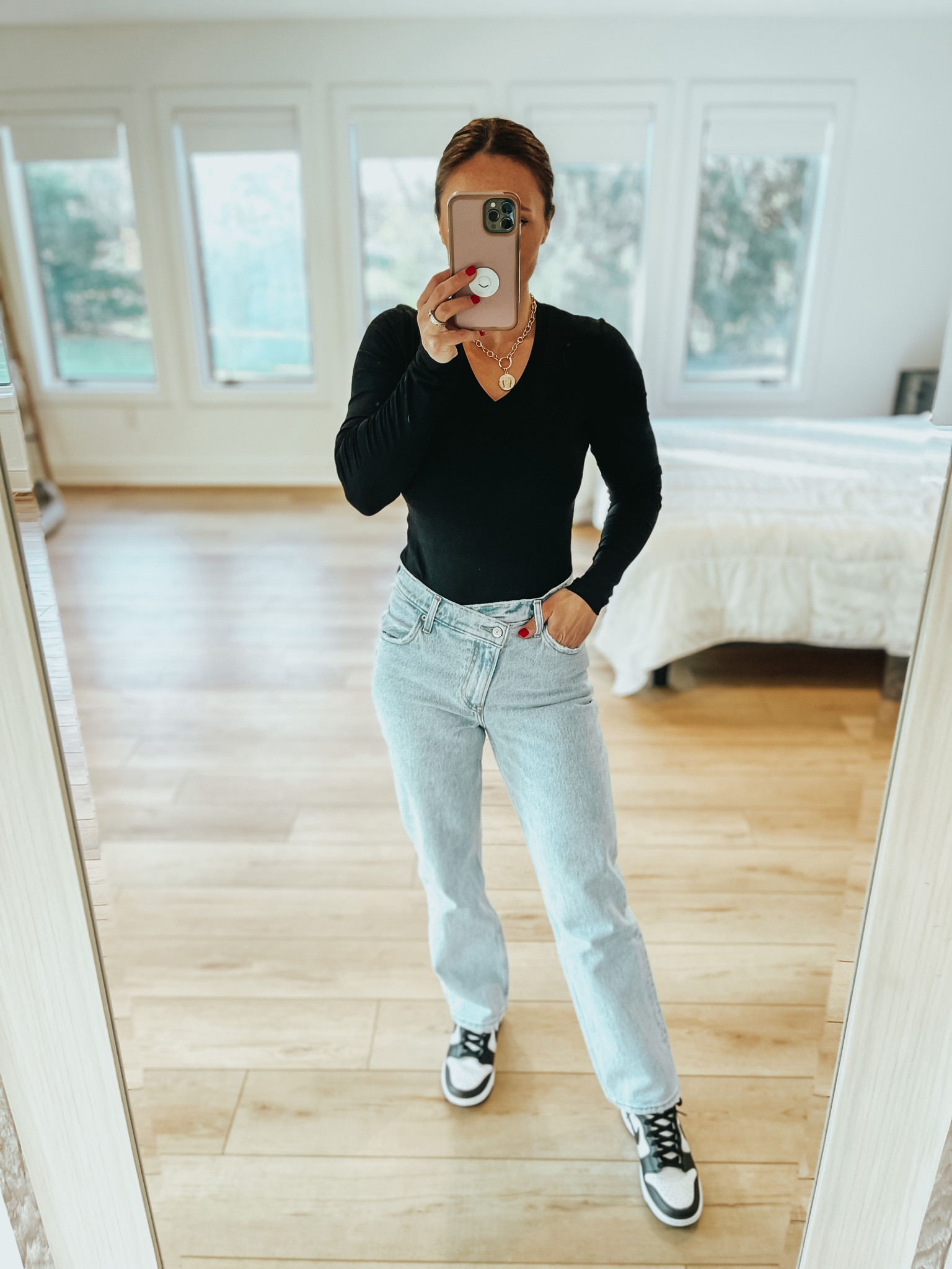 Straight jeans 
90s jeans
Bodysuit
Nike dunk 

#LTKGiftGuide #LTKstyletip #LTKunder50