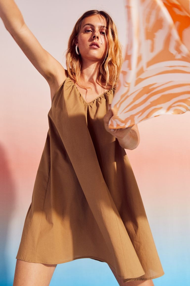 V-neck mini dress | H&M (UK, MY, IN, SG, PH, TW, HK)