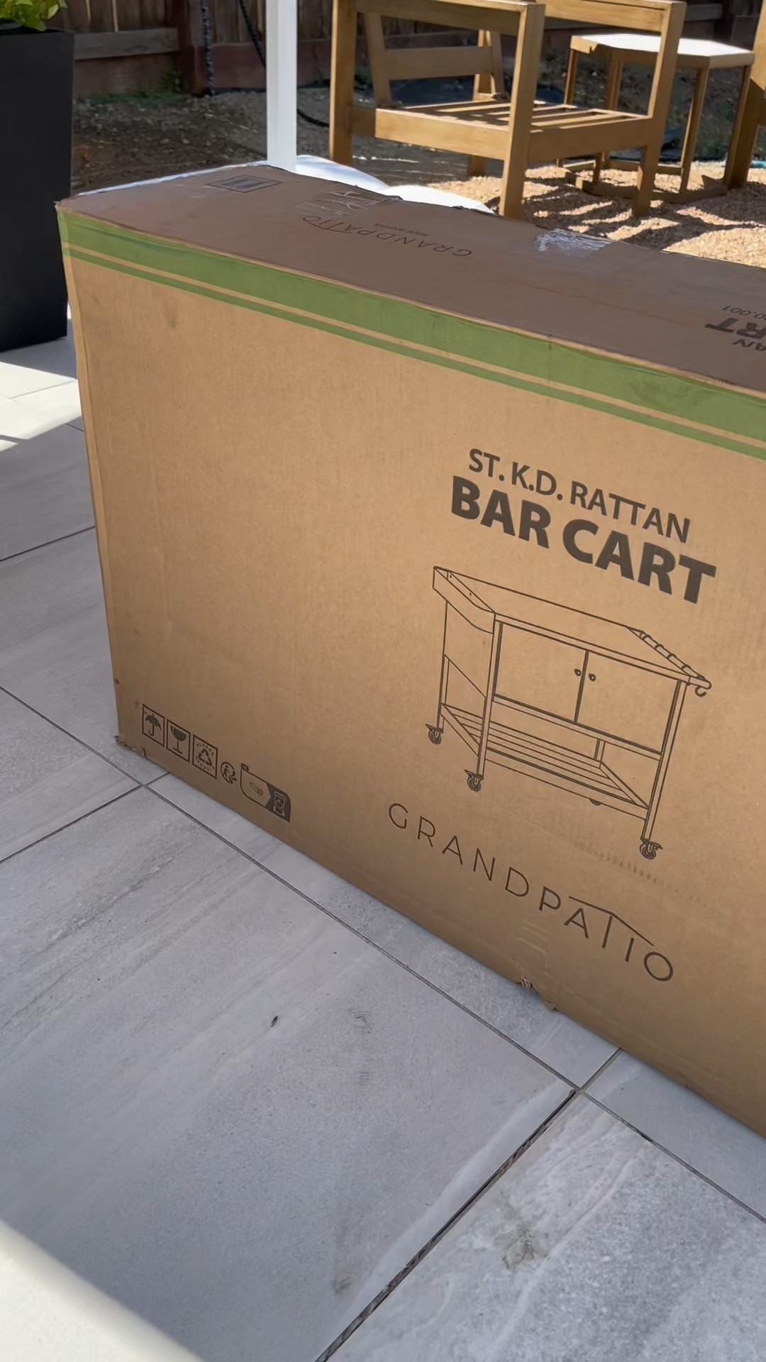 The Bar Cart You Didn’t Know You Needed! 🎉🍔☀️

🎉 Elevate your outdoor gatherings with this multifunctional bar cart! This high-quality stainless steel beauty isn’t just a stylish addition to your outdoor space—it serves as a preparation counter, side table, and serving cart. With a heat-resistant and easy-to-clean surface, plus convenient hooks for all your grilling must-haves, it’s perfect for outdoor grilling, BBQs, or just enjoying a cocktail setup with friends! ☀️🍹