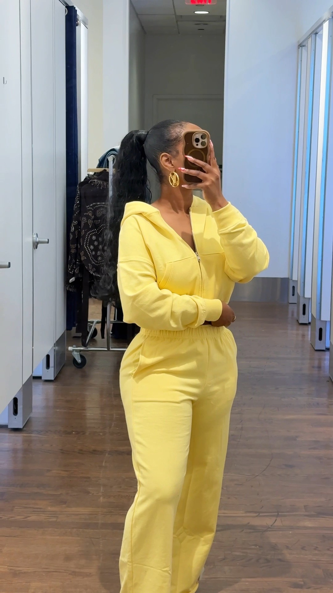 Soft, easy, and just makes sense 🤎
these 2 pc sets are giving everyday elevated… Wearing a size S top , M bottom 💛 whether it’s errands, travel days, or just feeling put together at home
lightweight, comfy, and you can mix & match them so many ways ✨

#LTKPetite #LTKootd #LTKActive