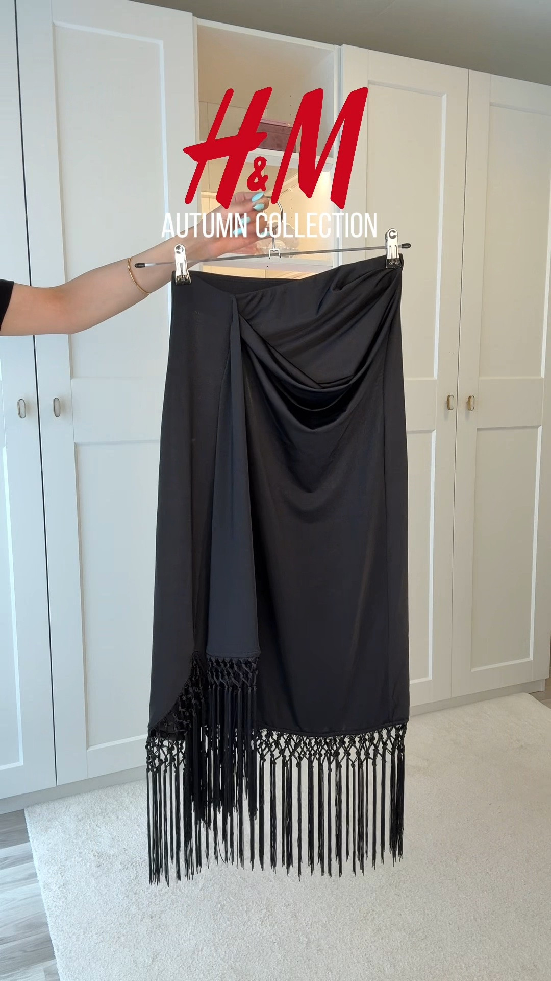This skirt is so pretty 🫶🏼 i cant get ovet it!!! H&m their autumn collection is full of suprises! 🤭🫶🏼 this try on haul is linked on my story + h&m highlights + on my ltk in my bio🫶🏼  #hm #hmfashion #autumnfashion #modestfashion #hmstyle

#LTKmodest #LTKstyletip #LTKautumn