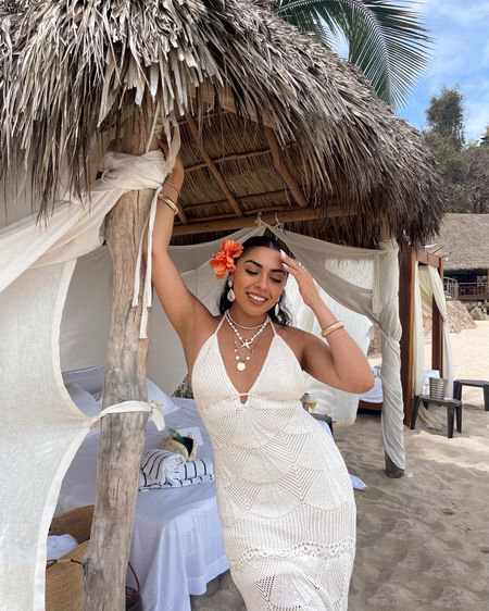 White dresses and beachside jewelry i love 🤍
—
 

#LTKStyleTip
