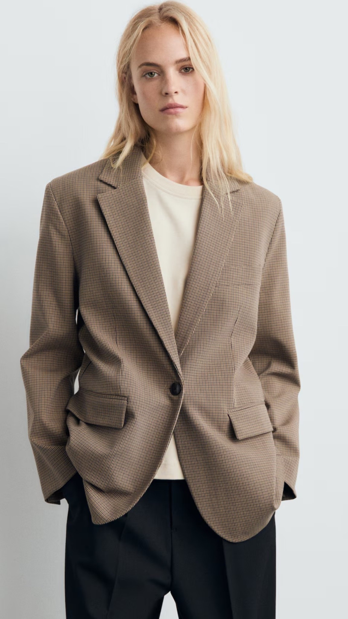 Basic musthave blazer 

#LTKeurope #LTKstyletip #LTKworkwear