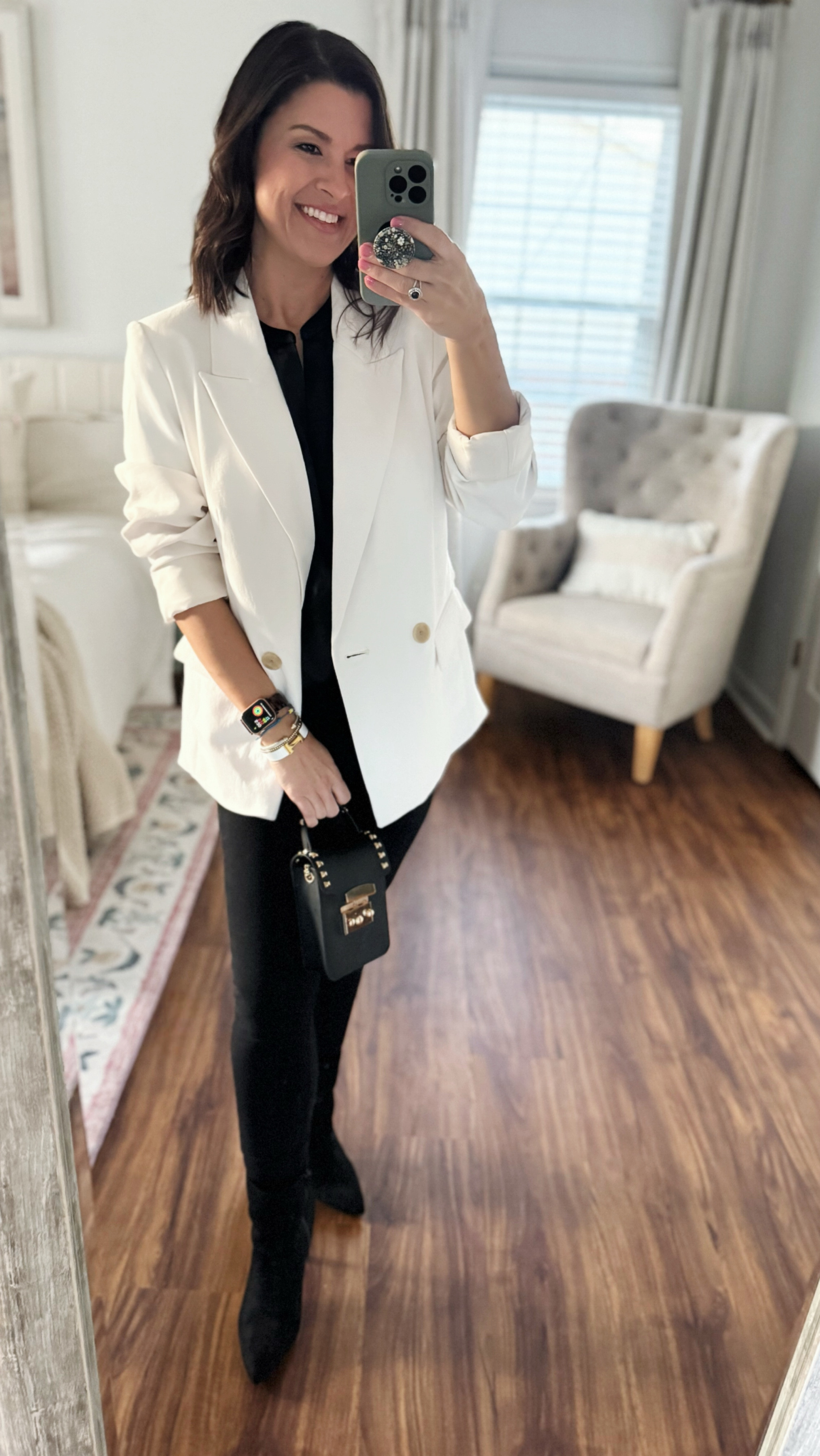 She's giving work to girls night out vibes!  Two blazer buys in the last 2 weeks! Super comfy and a classic look to hang on to! 

#ltkbag #ltkitbag

#LTKMostLoved #LTKStyleTip #LTKWorkwear