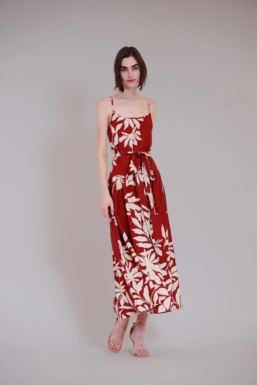 SLVLESS DROPPED WAIST LONG DRESS W SELF SASH | Julia Jordan
