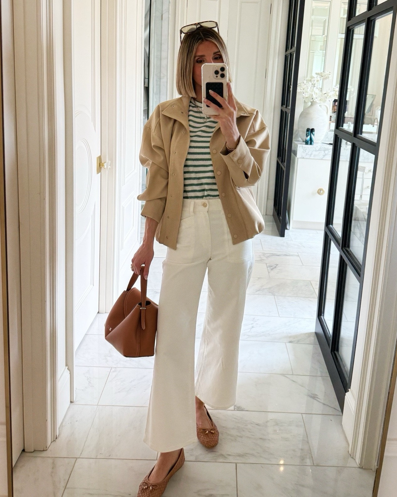 These jeans are a best seller this week. Fit tts I'm wearing size 25 and I'm 5'7 for reference.

#LTKootd