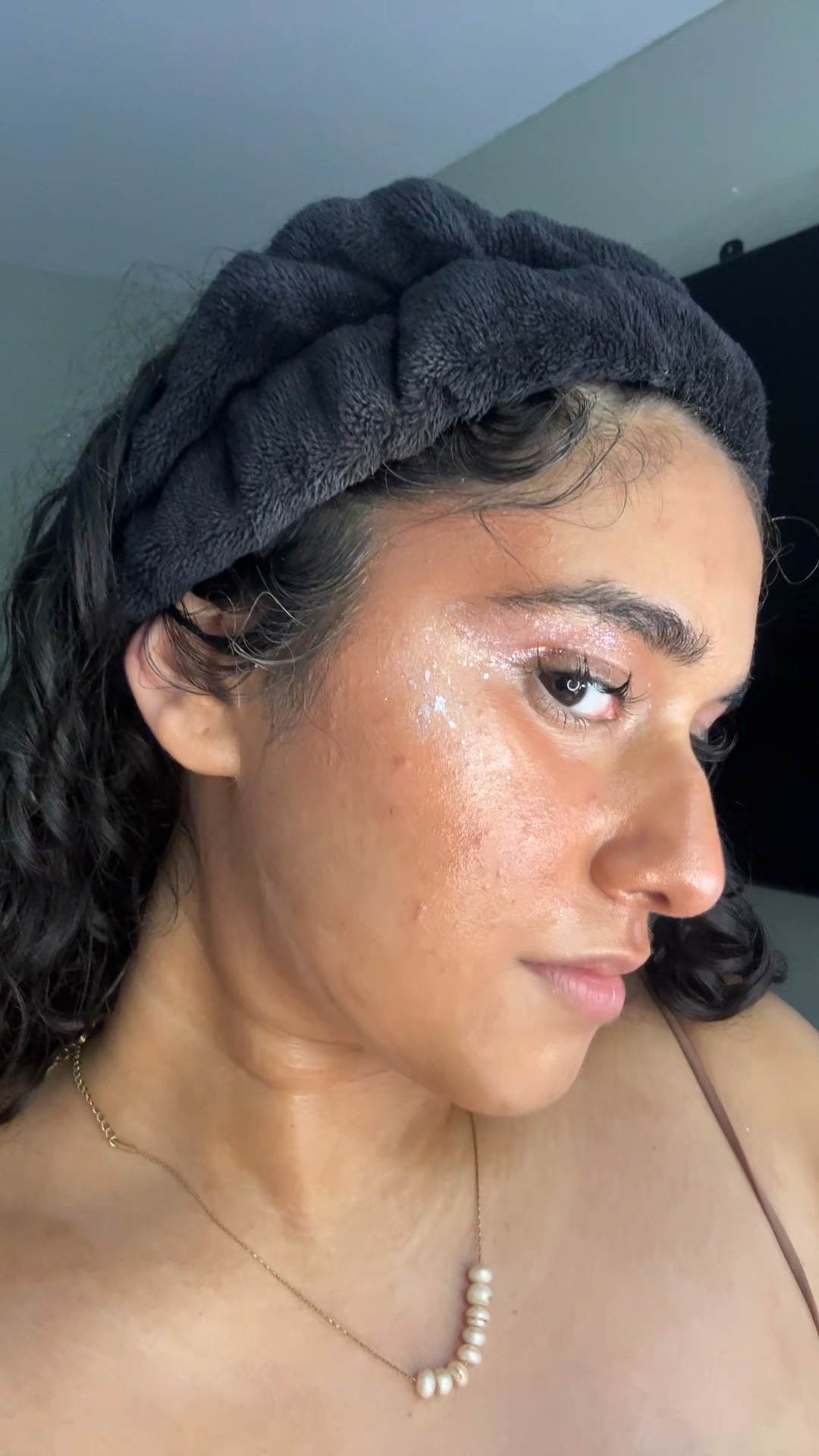 the best glowy eyeshadow- the Danessa Myricks infinite chrome flakes!! ♥️🌹



#LTKFindsUnder50 #LTKBeauty #LTKVideo