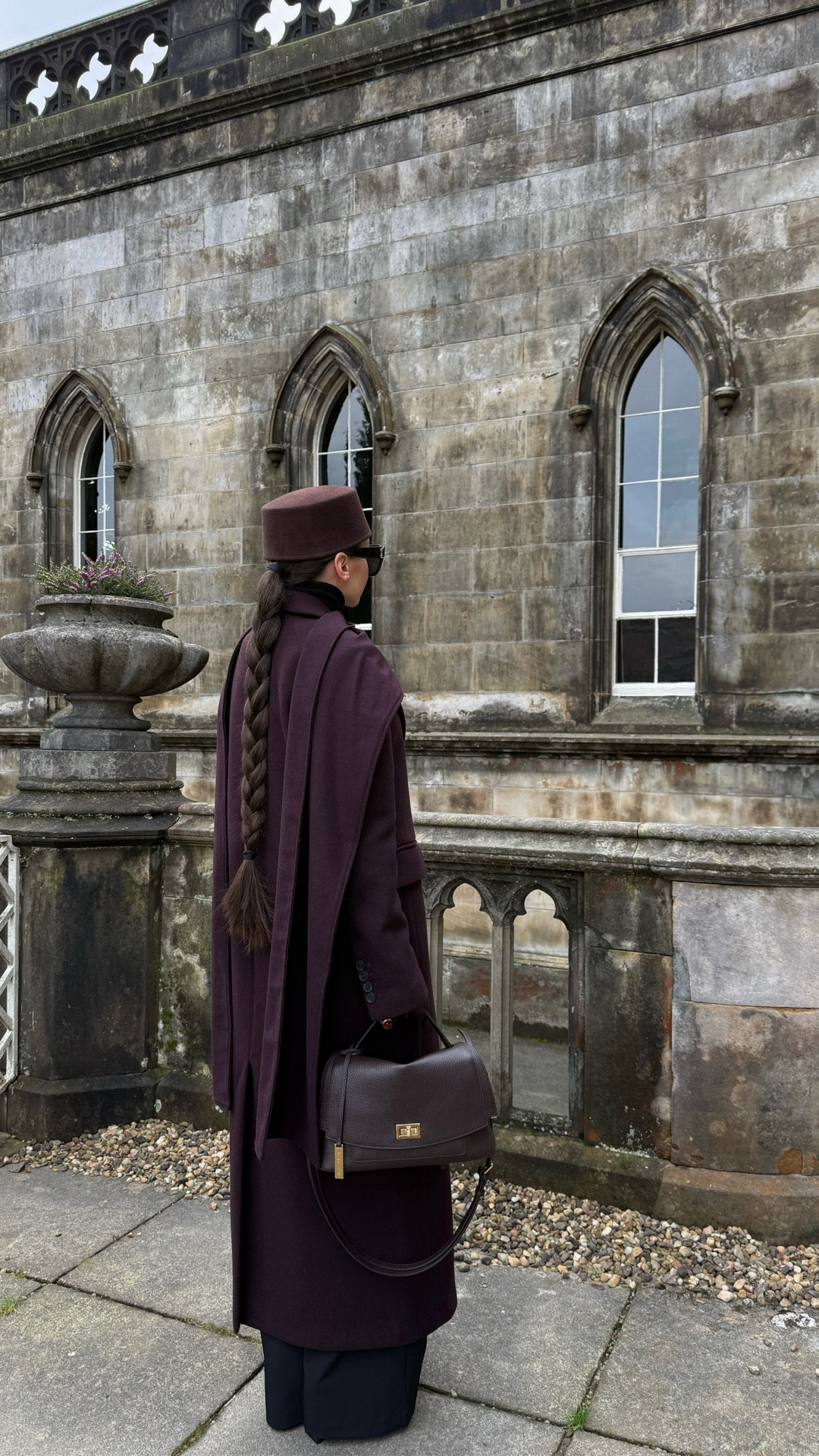 🤎🍇


winter look, winter outfit, coat, maxi coat, cape coat, scarf coat, pillbox, pillbox hat, long hair, hairstyle, wool coat, old money, leather bag, classy style, leather gloves

#LTKbag #LTKstyletip #LTKwinter