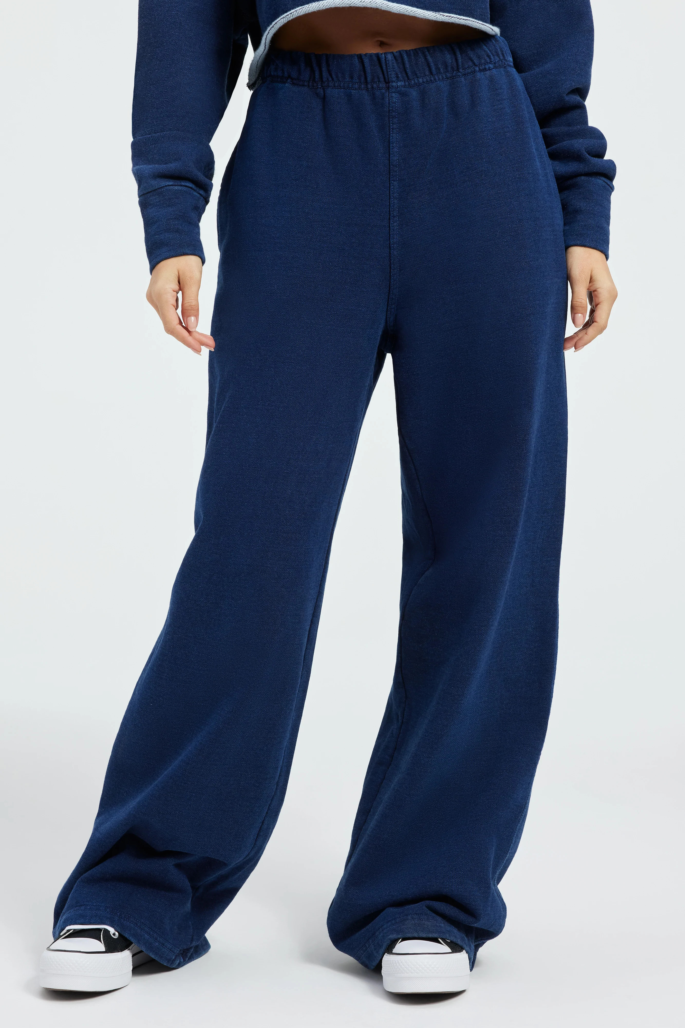 Color:
      indigo377 | Good American