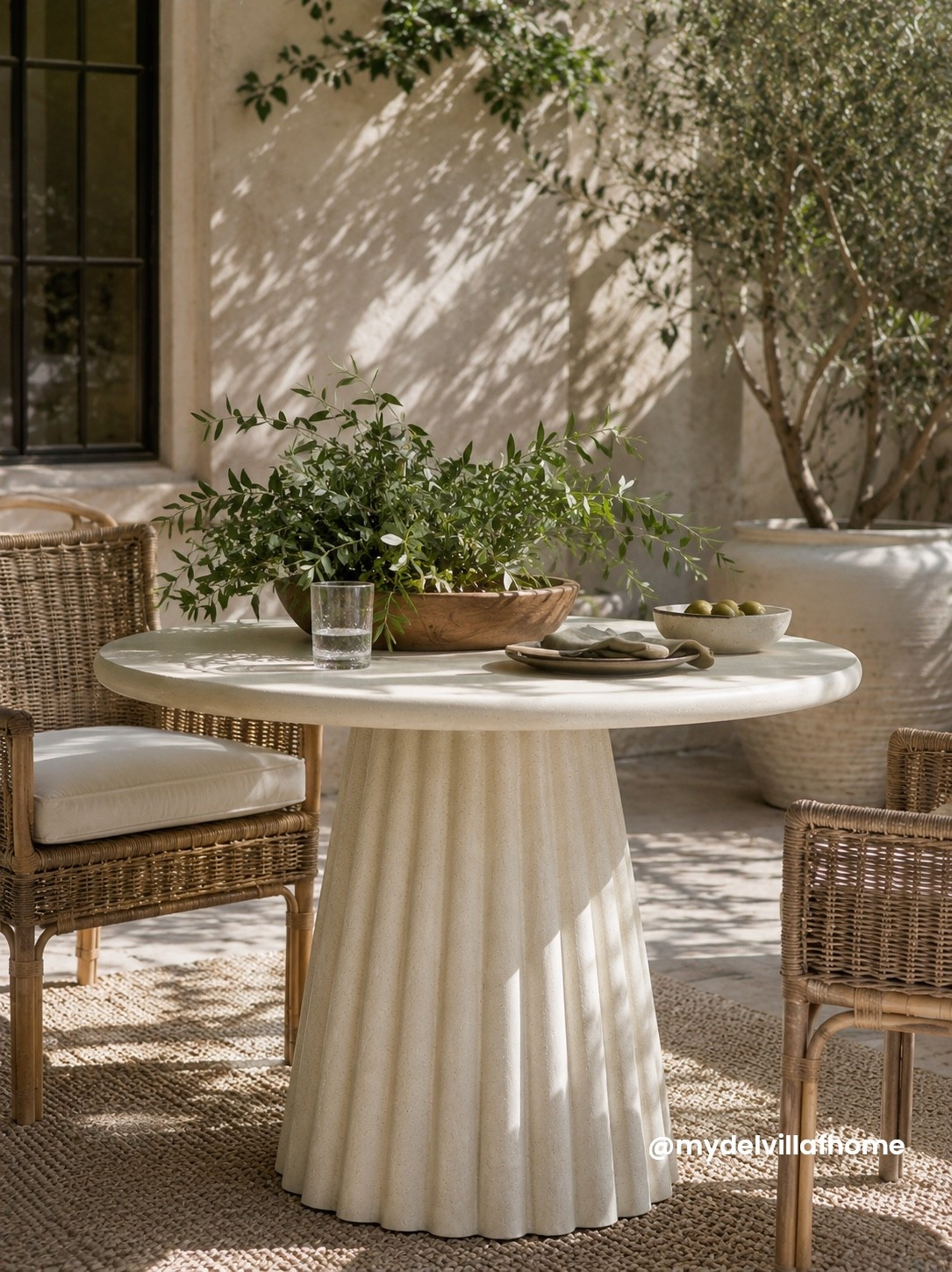 Outdoor dining table ☀️🌿

#LTKHome #LTKSeasonal #LTKmomlife