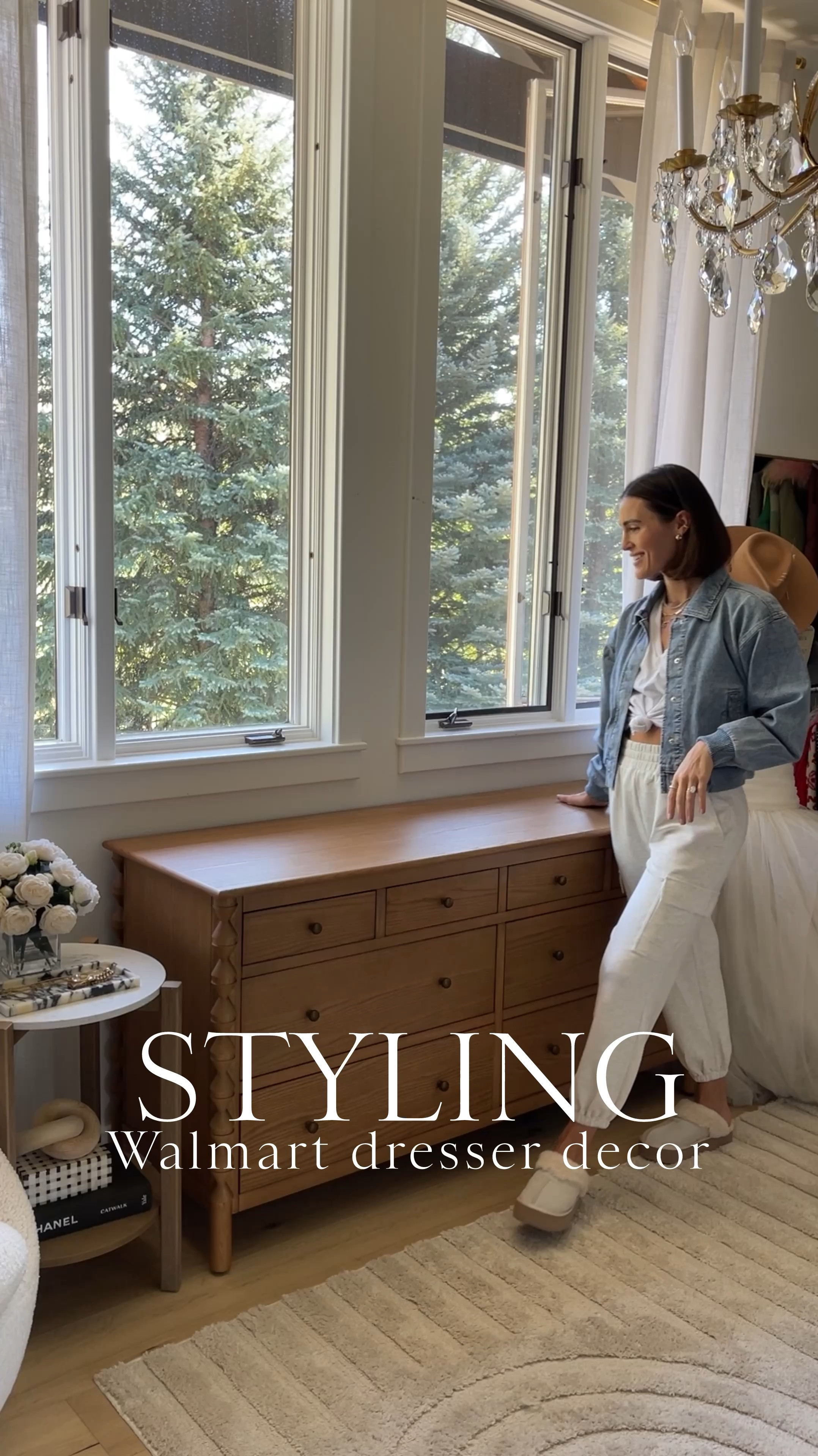 STYLING \ Walmart dresser decor💁🏻‍♀️ Using affordable favorites to decorate my closet👇🏻
+ gold arch mirror $49
+ pleated lamps $39
+ antique picture frame $13
+ ruffle bowl $34
+ wood vase $19 
+ marble tray $40

Home


#LTKHome #LTKVideo #LTKFindsUnder50