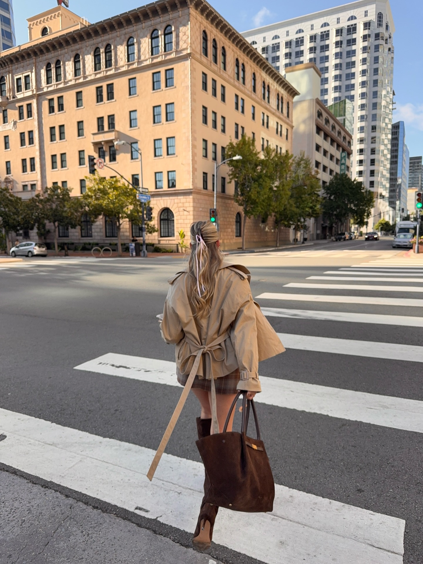 city strolls 🧸🎀

#trenchcoat #streetstyle #pinterestgirl #pinterestinspo #pinterestaesthetic #pinterestoutfit #falloutfitinspo #falloutfit