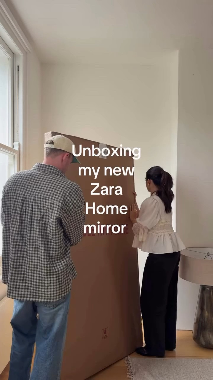 Ahh I love it but I think it might be too small for this space??? Big mirror recommendations please 🫶🫶