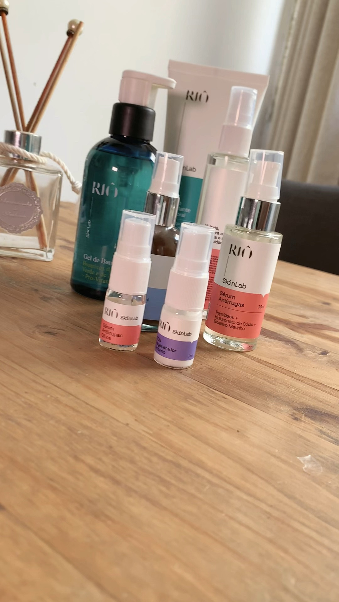 Pensa como seria bom encontrar todos os produtos que vc precisa pra cuidar da sua pele em um só lugar 😍… Agora pensa como seria incrível que essa marca fosse altamente tecnológica , de alta performance e ainda BRASILEIRA! 

Pensou ? Então conheça a materialização desse desejo : @rioskinlab !! 🫶🏻

Uma marca dermocosmética nacional com bioinovação voltada para peles brasileiras e exigentes agora pode fazer parte da sua rotina tb !

Já a venda nas farmácias ! Uhullll 😍😍😍😍

Me conta aqui qual o produto pra pele que vc não você sem !!! 

#dermocosmeticos #skincare #skincareroutine #skinhealth #rioskinlab #mari

#LTKbeauty #LTKbrasil #LTKVideo