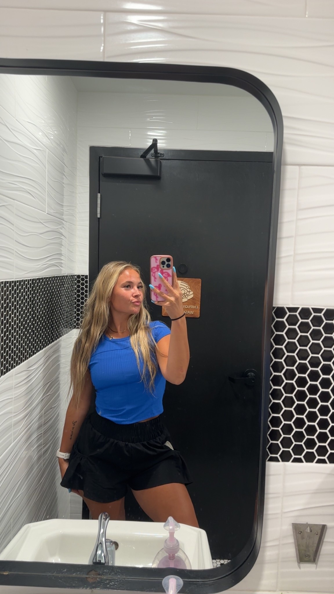 Coffee shop fittttt🩵

#LTKFindsUnder50 #LTKWorkwear #LTKActive