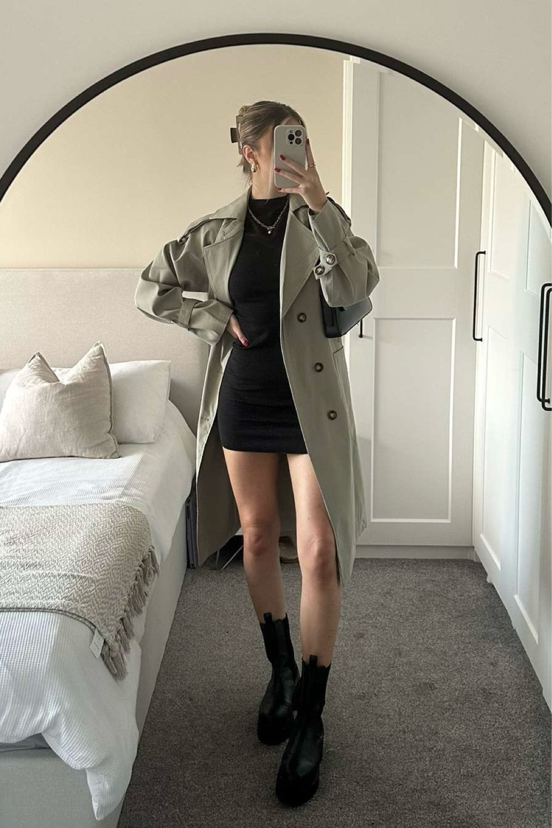 Zara black dress - 5644/832 (S)
Stradivarius trench coat (S)
Chunky boots 
LBD
Autumn outfits

#LTKstyletip #LTKCyberWeek #LTKSeasonal