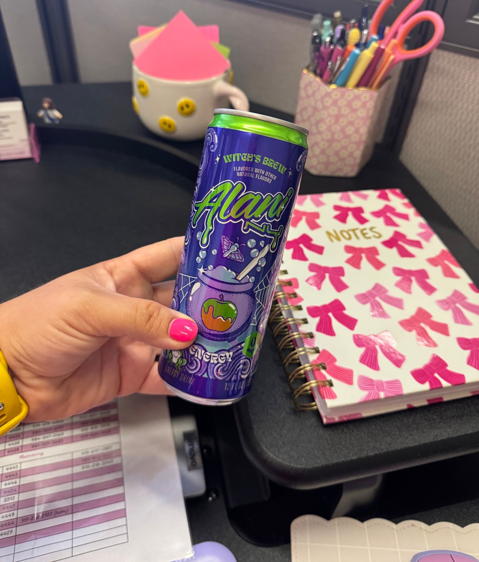 Eeeek! It’s time 🍏🧹🤎💜 it’s back and yummy. Check your closest Walmart and go get you a festive little drinky drink! 