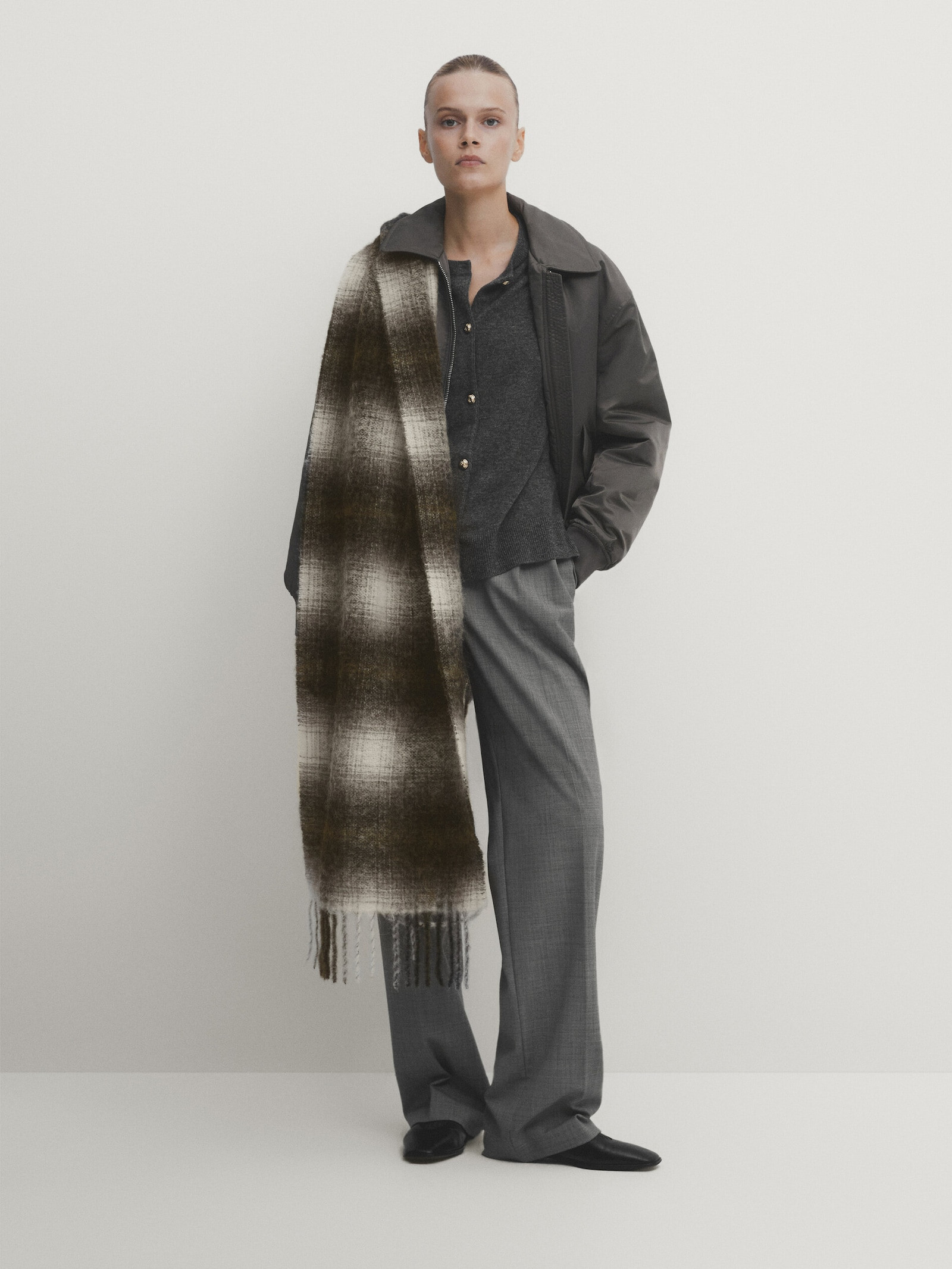 Cardigan aus Wollmischgewebe mit Knöpfen | Massimo Dutti DE