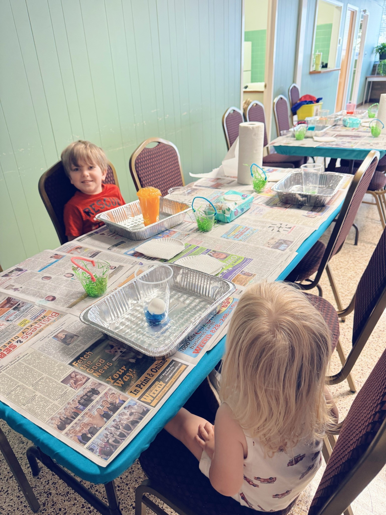 Just the most fun time at our adorable small town Easter-themed 🐰🌼storytime at the library!! 📖 They even got to die 🌈 Easter 🐣 eggs 🥚 and learn all about color mixing 🎨 and then we picked out some zoo 🐅🦓🐘 books 📚 for our Zoo unit next week for our little homeschool preschool lessons!! 🤩