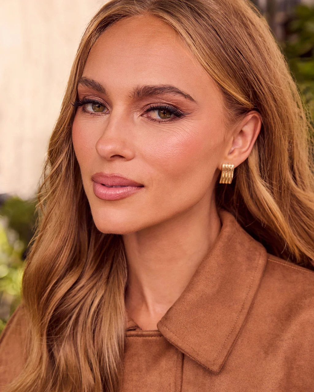 Milly Sculptural Ribbed Bar Stud Earrings | VICI