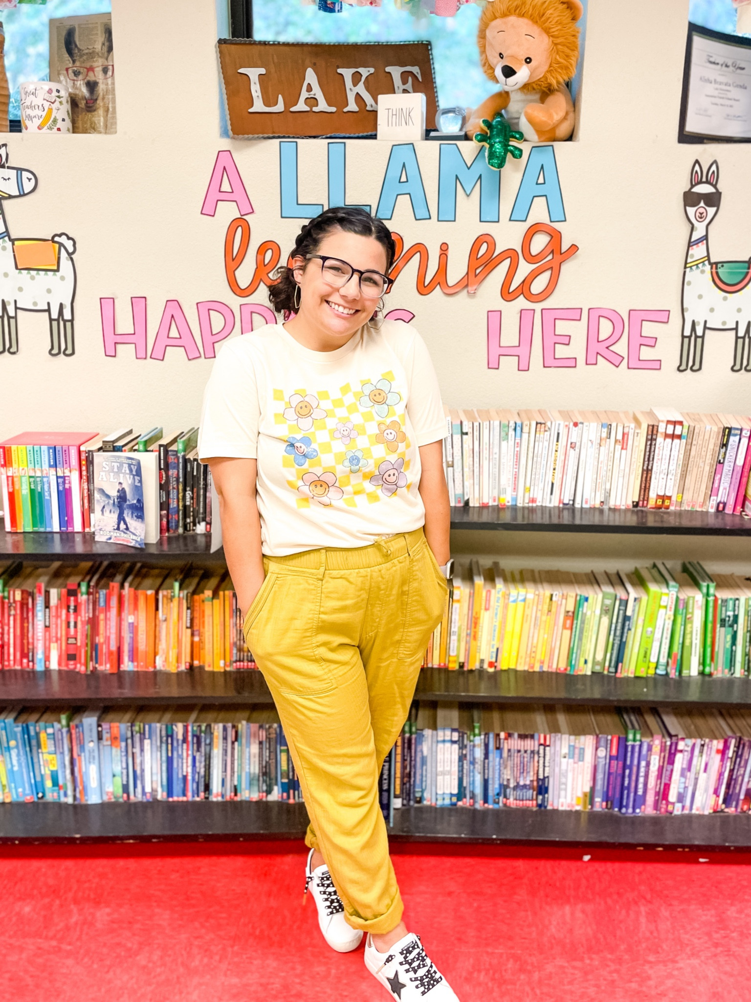 Happy Wednesday! We are half way through our week! This week is pretty much over for me (teaching wise), because we have early dismissal tomororw and staff development Friday! 

How often does your school do staff development during the school year?! 

This cute checkered flower tee is from Pink Lily! These linen pants are a couple years old from Okd Navy and of course I paired them with my Vintage Havanas for a casual look today! 

🛍To Shop my Outfits 🛍 
1. Click the Link in my Bio 
2. Click”Shop my Outfits - LIKEtoKNOW.it”
3. Download the @shop.ltk app!
4. Follow @styleteachrepeat
5. Click the link in my stories!

Work Wear | Teacher Fashion | Teacher Outfits | Pink Lily Fashion | Teacher Style | Petite Fashion | Petite Style

#LTKunder100 #LTKunder50 #LTKworkwear
