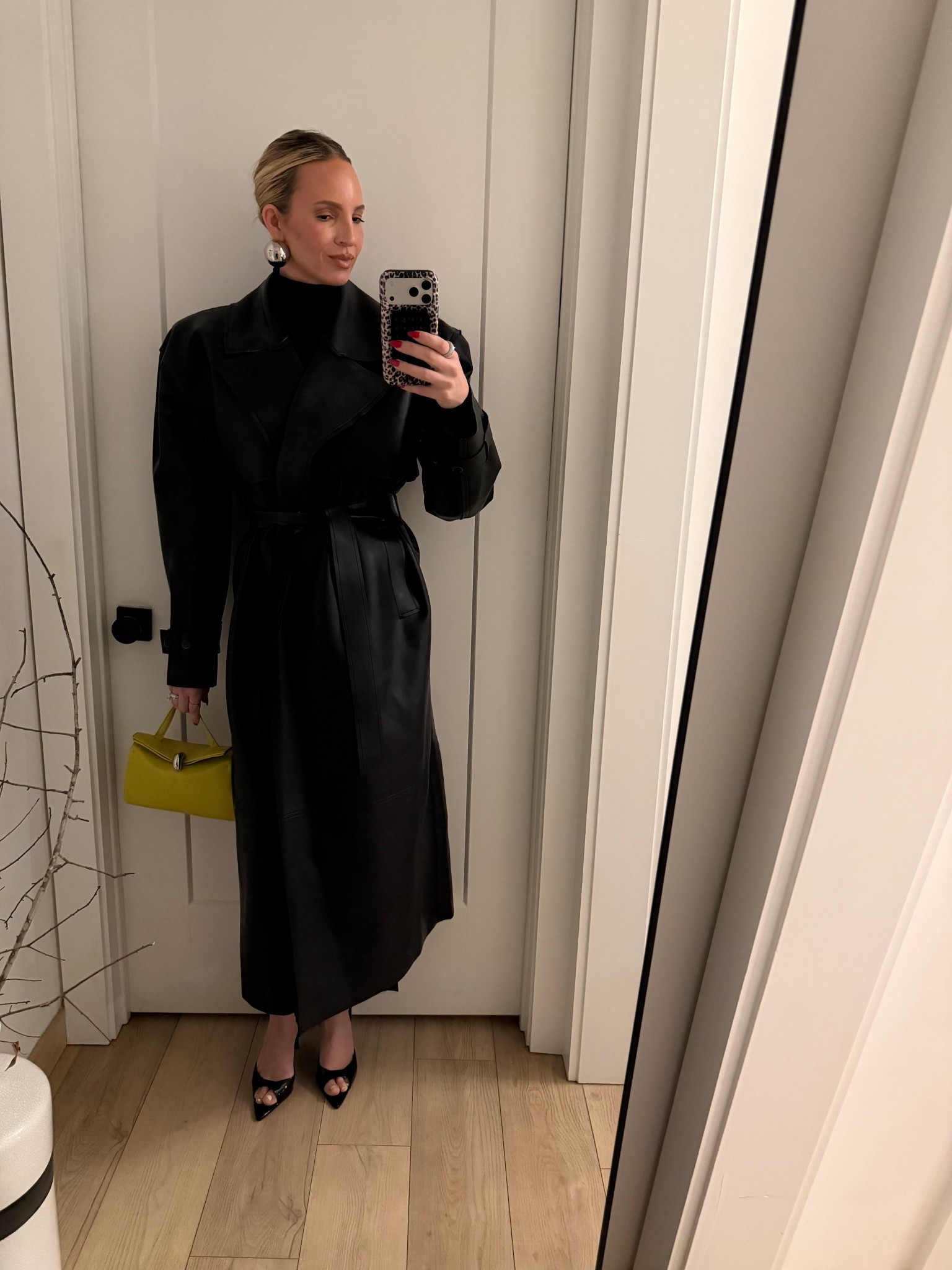 Ohhhh my gosh, this coat is such a statement. I’m wearing a medium only because I didn’t have a small left. It’s very oversized but it works for me because I’m 5'10. I actually don’t mind it in a medium. Now I want it in different colors! It’s such a great price point too. I love the dramatic shoulders! I’m wearing a small in the leggings and the turtleneck is one size fits all. 



#LTKmomlife #LTKootd #LTKgrwm