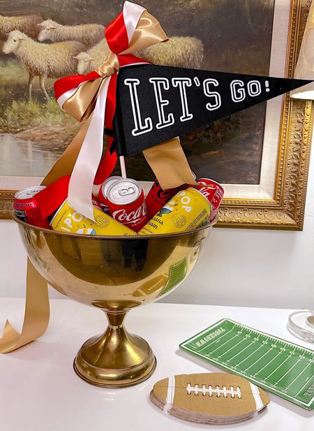 Super Bowl decor party idea perfect for the big football party! 49er chiefs go team! Sports decor by @dianaelizabeth_