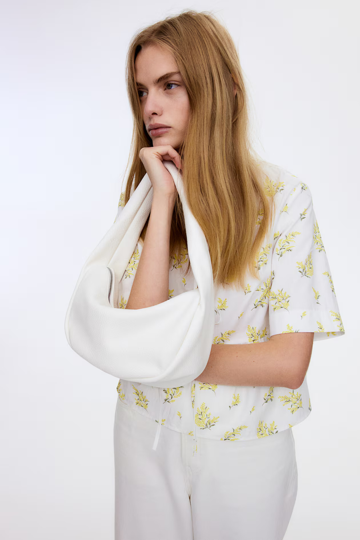 Small shoulder bag - Cream - Ladies | H&M GB | H&M (UK, MY, IN, SG, PH, TW, HK)