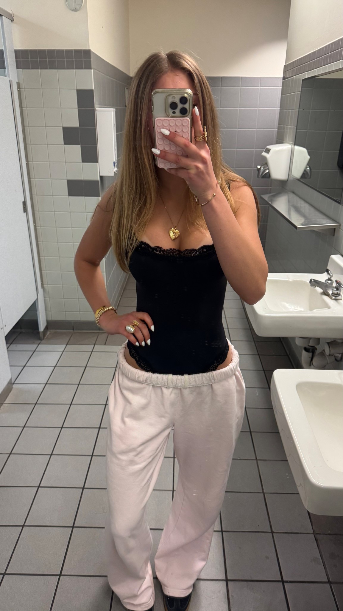 cute basic spring school outfit

#LTKSeasonal #LTKootd #LTKgrwm