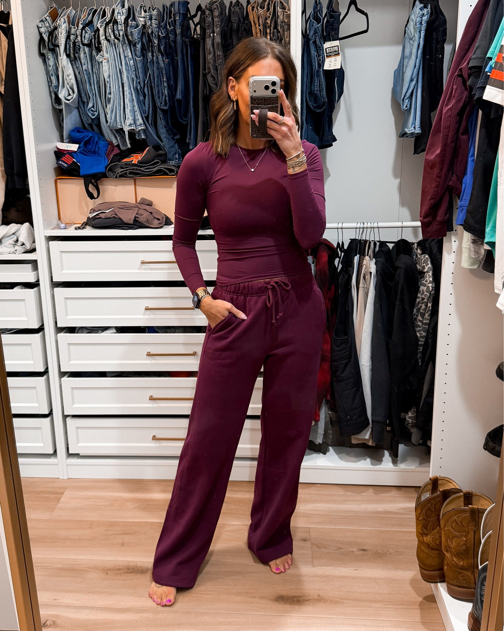 Top-small
Wideleg Sweatpants-smalll

#LTKTall #LTKootd #LTKActive