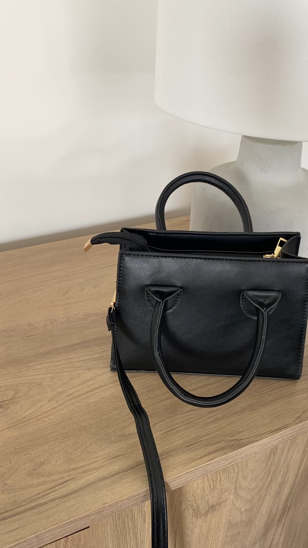 My everyday work handbag
#crossbody #smallhandbag


#LTKstyletip #LTKworkwear