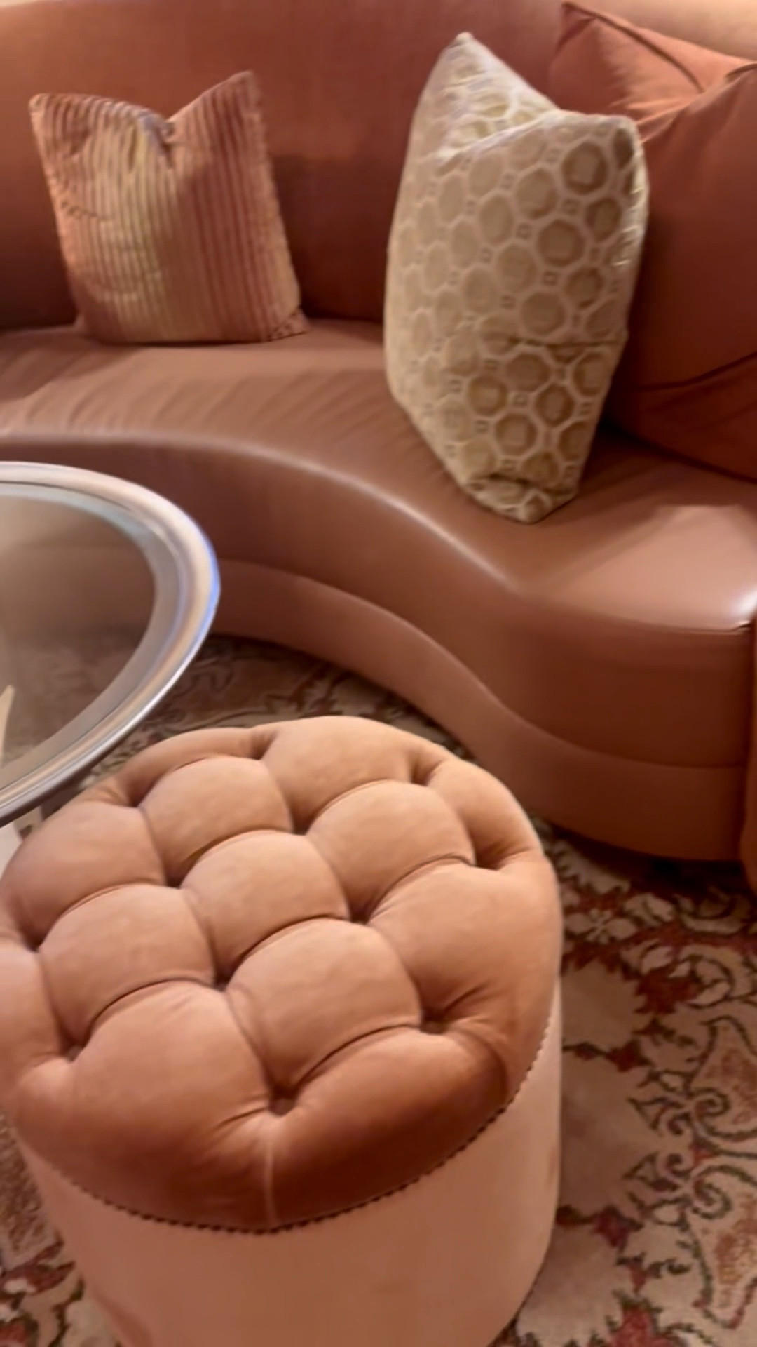 sofa that feels elegant, intimate, and effortlessly cozy.
#curvedsofa #holidaygatherings #interiorstyling #cozyathome

#LTKHome #LTKHoliday