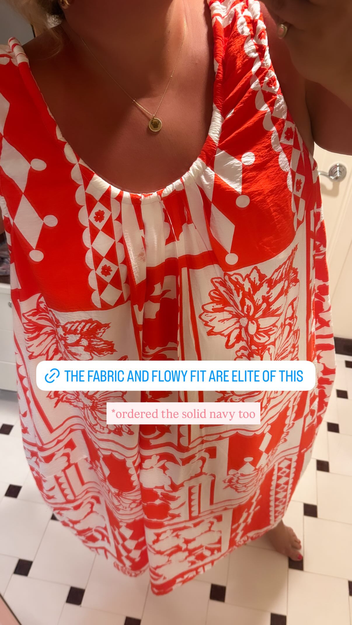 The fabric and flowy fit!!! 

 