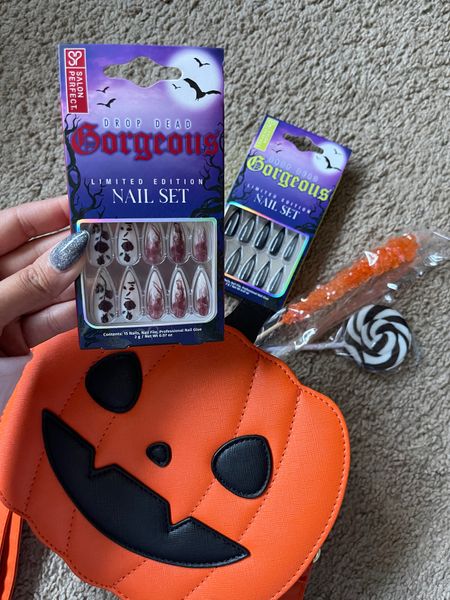 Halloween done perfectly with @salonperfect Salon Perfect Press on nails from @walmart Walmart Beauty! #halloween #holiday #walmartbeauty #nails

#LTKbeauty #LTKGiftGuide #LTKHoliday