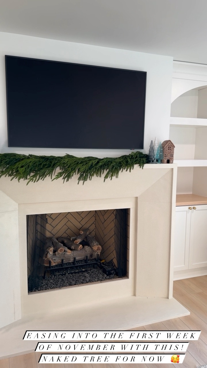 Obsessed with my new flocked Christmas tree! I also finishing decorating our fireplace mantel with realistic pine garland and the cute gingerbread house + blue glass trees ✨



#LTKHoliday #LTKHolidaySale #LTKhome